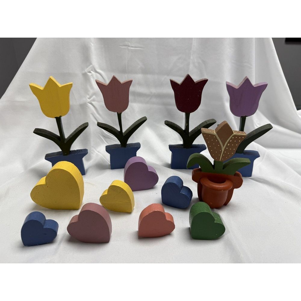 Lot of 13 Handmade Primitive Farmhouse Design Wooden Tulips And Hearts Folk 80s